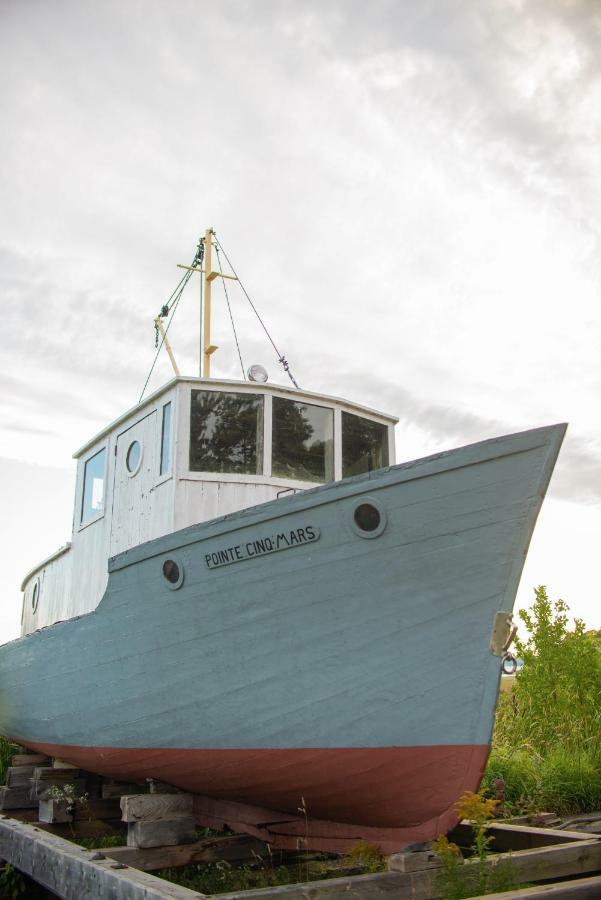 Le Triangle De L'Ile Hotell Saint-Laurent-de-l'ile d'Orleans Exteriör bild
