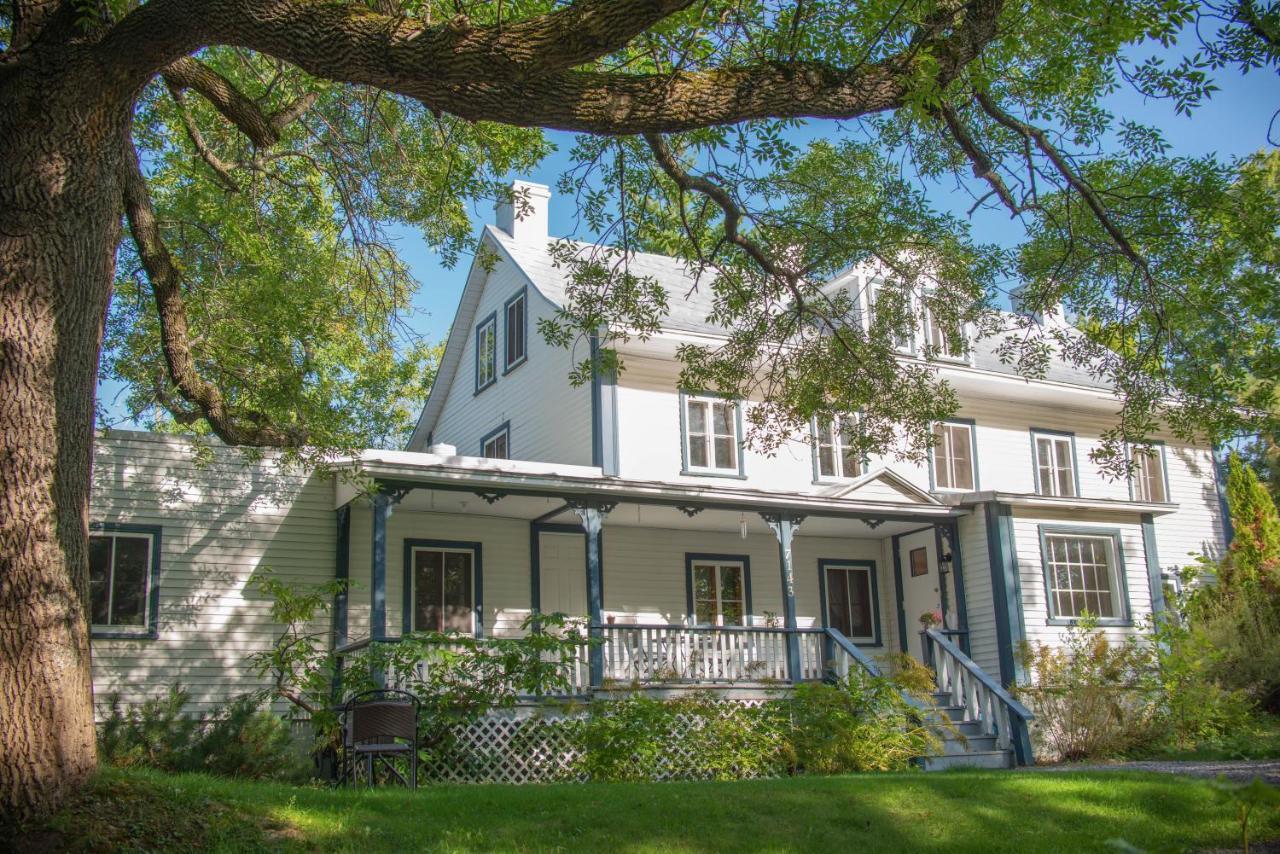 Le Triangle De L'Ile Hotell Saint-Laurent-de-l'ile d'Orleans Exteriör bild